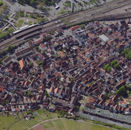 Blick auf das Zentrum Untertürkheims aus der Luft. Foto: Stadt Stuttgart