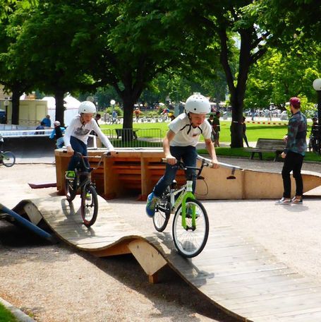 Einen provisorischen Pump-Track gab es auch schon bei den Fahrrad-Aktionstagen. Foto: Stadt Stuttgart