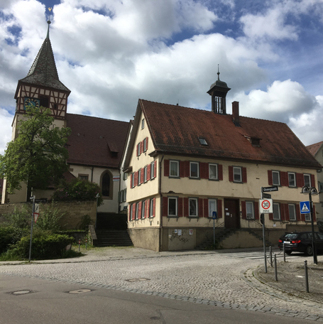 Das historische Gebäudeensemble liegt im Zentrum des Stadtbezirks Weilimdorf. Foto: Stadt Stuttgart