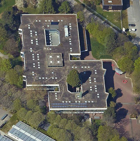 Das Foto zeigt das Geschwister-Scholl-Gymnasium aus der Vogelperspektive.