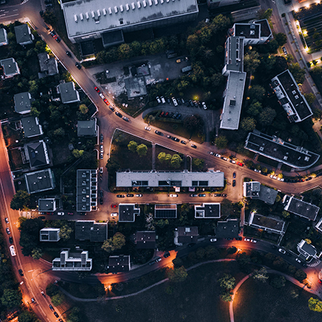 Die Weissenhofsiedlung in Stuttgart Nord bei Nacht aus der Luft gesehen. Foto: Max Leitner/Film Commission Region Stuttgart