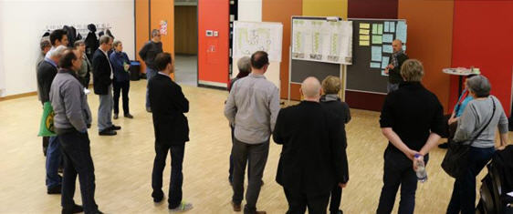 Kreativ diskutierten am 8. November viele Bürgerinnen und Bürger über die zukünftige Gestaltung der weiteren Feuerseeufer. Foto: Stadt Stuttgart