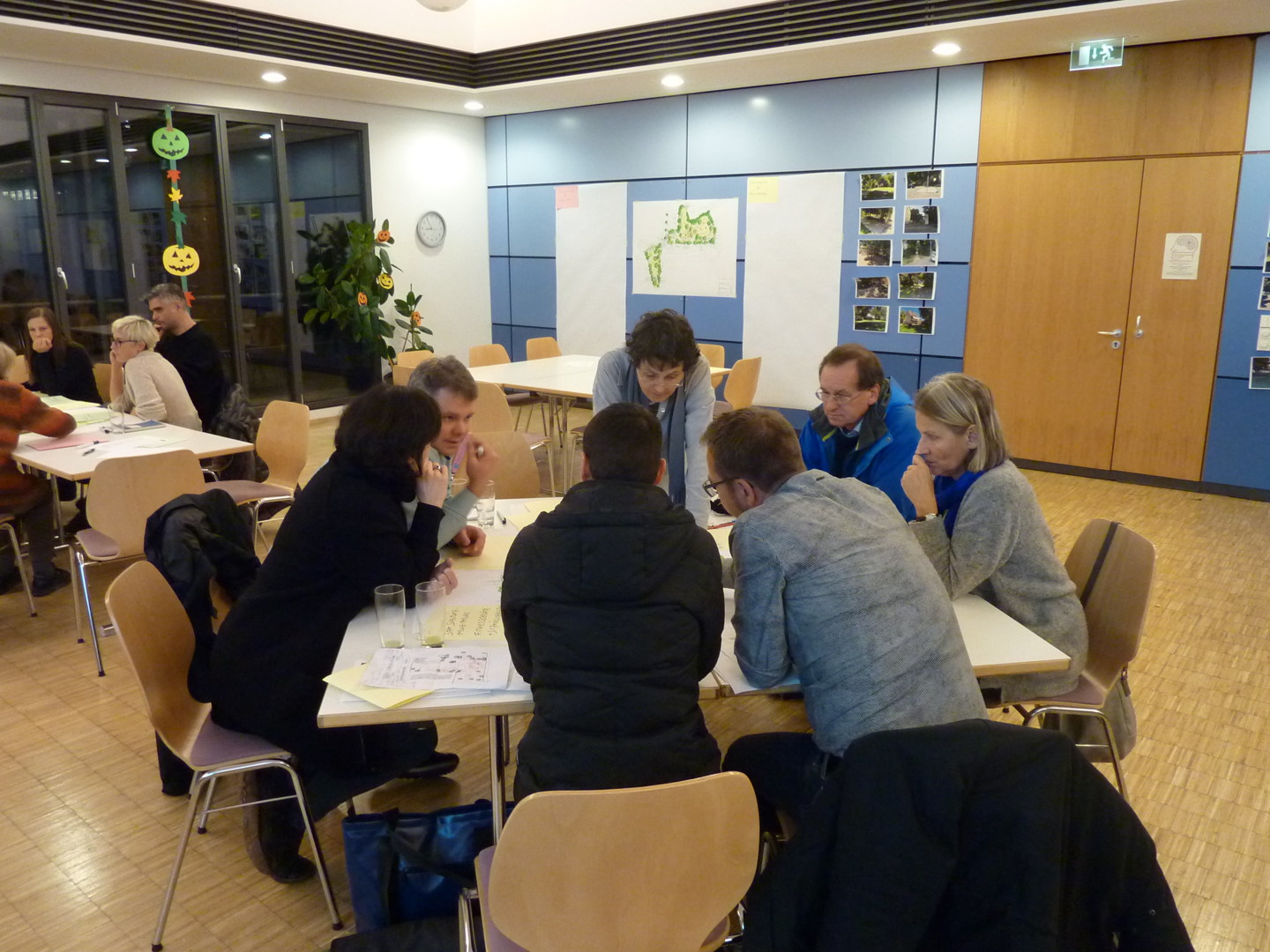 In verschiedenen Arbeitsgruppen wurde über die Ideen und Vorschläge zum neuen Quartierspark diskutiert. Foto: Stadt Stuttgart