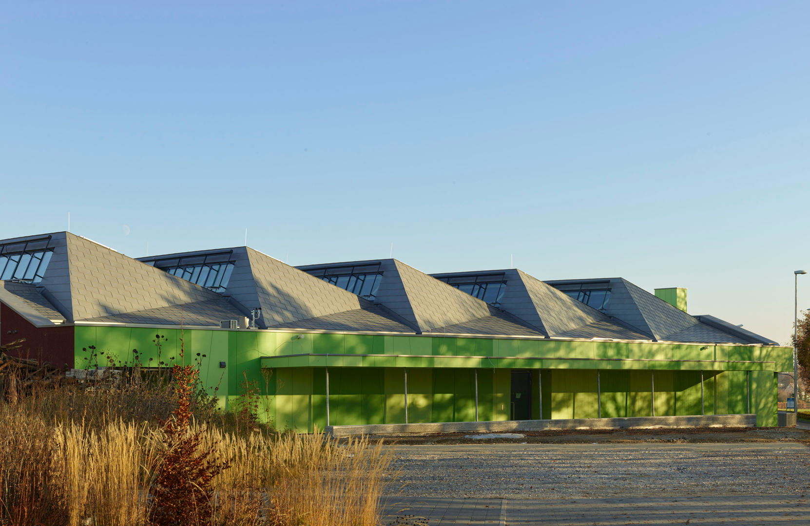 Die neue Sporthalle in Riedenberg. Foto: Roland Halbe/Stadt Stuttgart