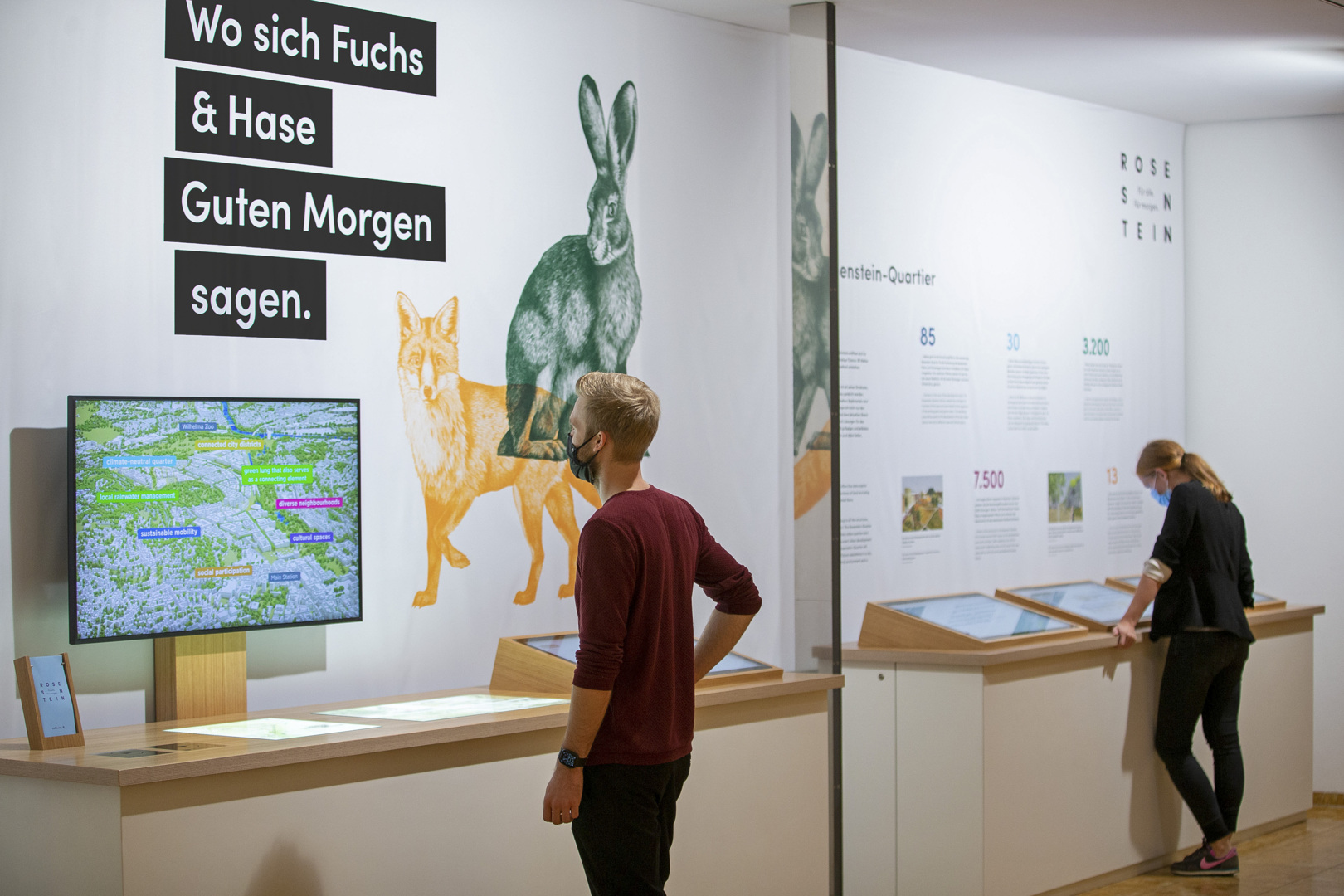 Seit dem 11. September können Bürgerinnen und Bürger die neue Ausstellung zum Rosenstein‐Quartier im Rathausfoyer besuchen. Foto: Leif Piechowski/Stadt Stuttgart